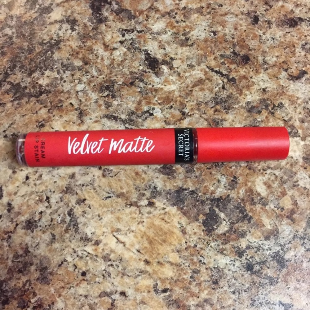 Victoria’s Secret Velvet Matte Lipstain in Desire